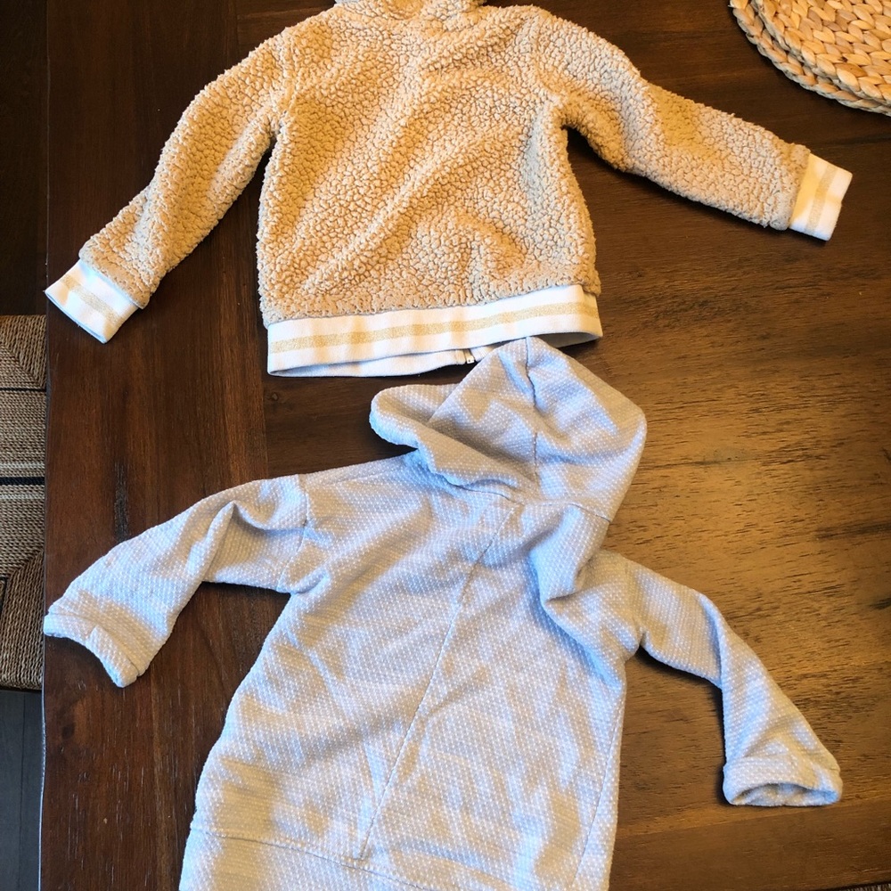 5T sweatshirt bundle - Picture 5 of 5